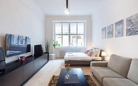 Luxury Apartment On Old Town Square
