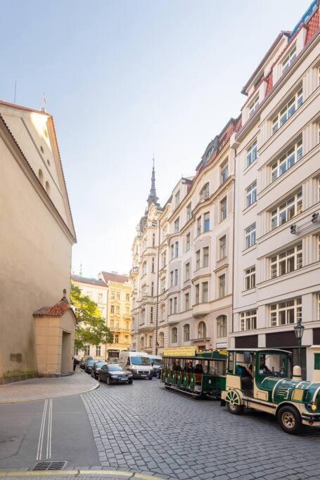 Old Town Square Luxury Apartment Praga Esterno foto